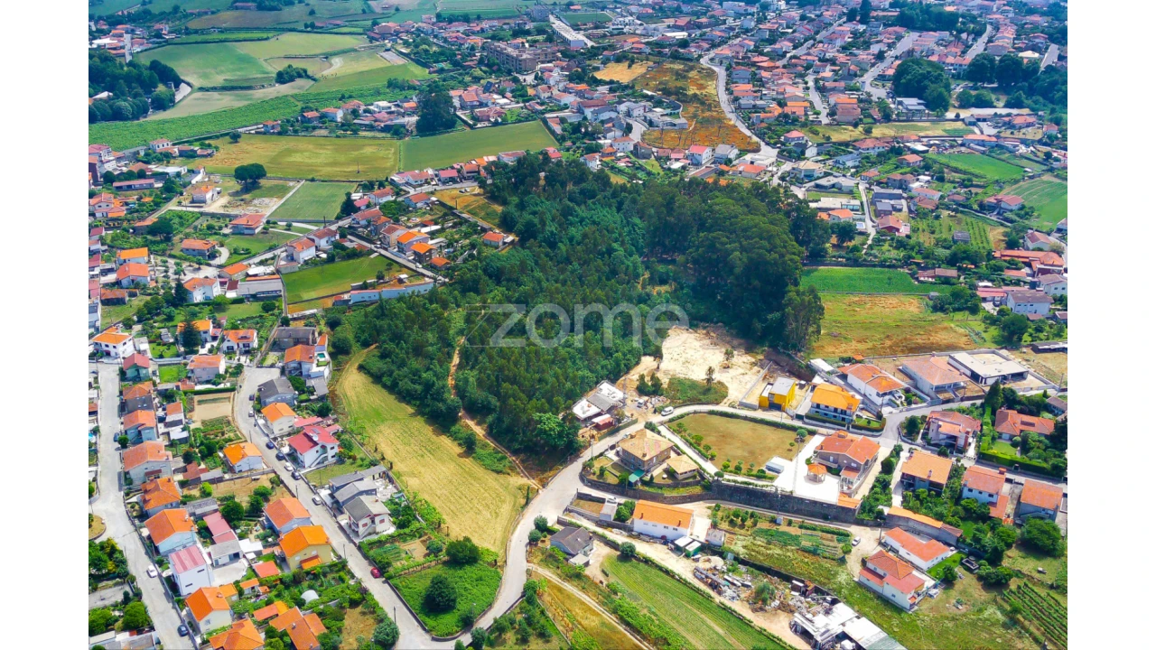 Terreno para Venda em Areias, Sequeirô, Lama e Palmeira Foto 9