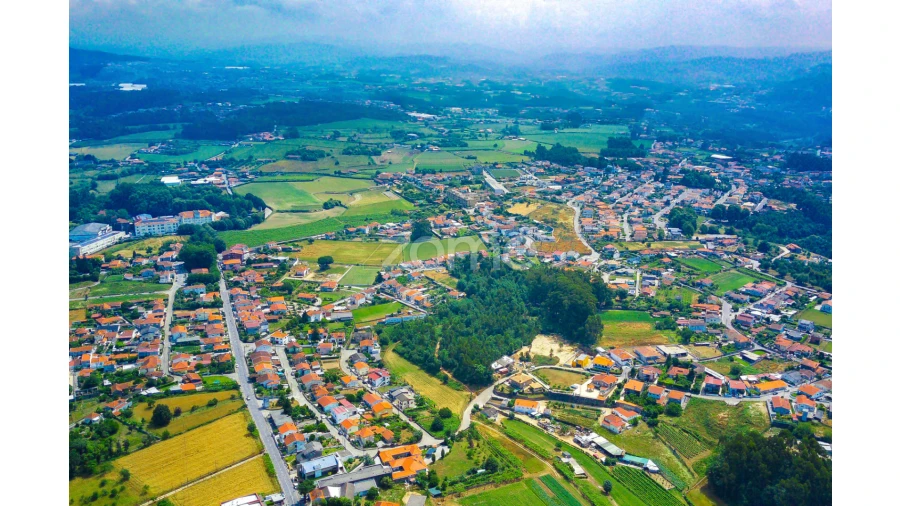 Terreno para Venda em Areias, Sequeirô, Lama e Palmeira Foto 3