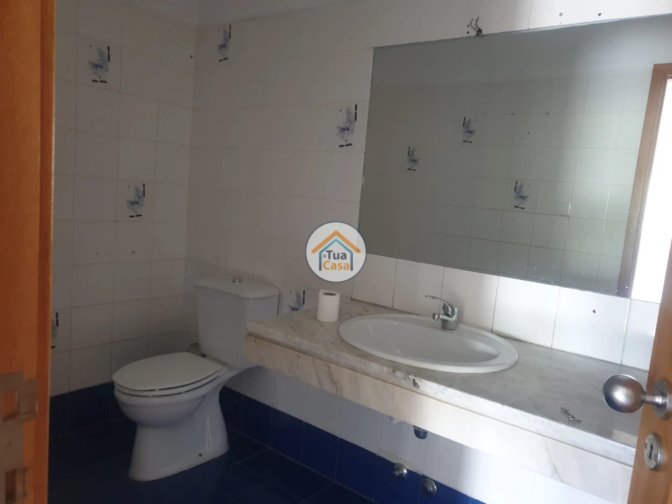 Loja para Arrendamento em Viseu Foto 9