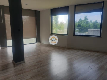 Loja para Arrendamento em Viseu