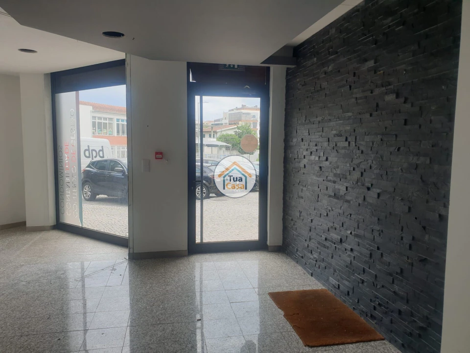 Loja para Arrendamento em Viseu Foto 3