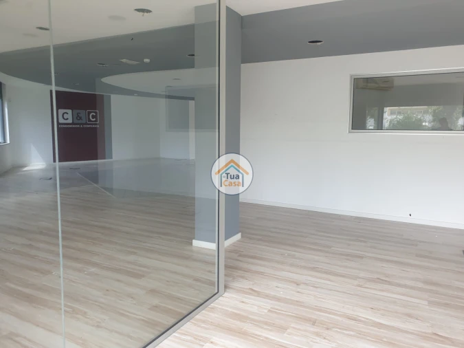 Loja para Arrendamento em Viseu Foto 2