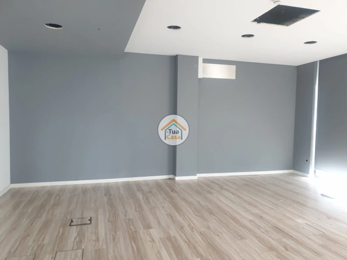 Loja para Arrendamento em Viseu Foto 6