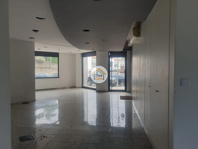 Loja para Arrendamento em Viseu Foto 4