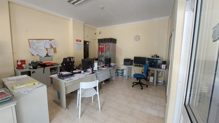 Escritório para Venda em Monte Gordo Foto 2