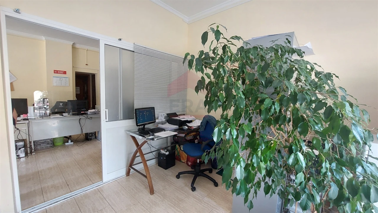 Escritório para Venda em Monte Gordo Foto 4