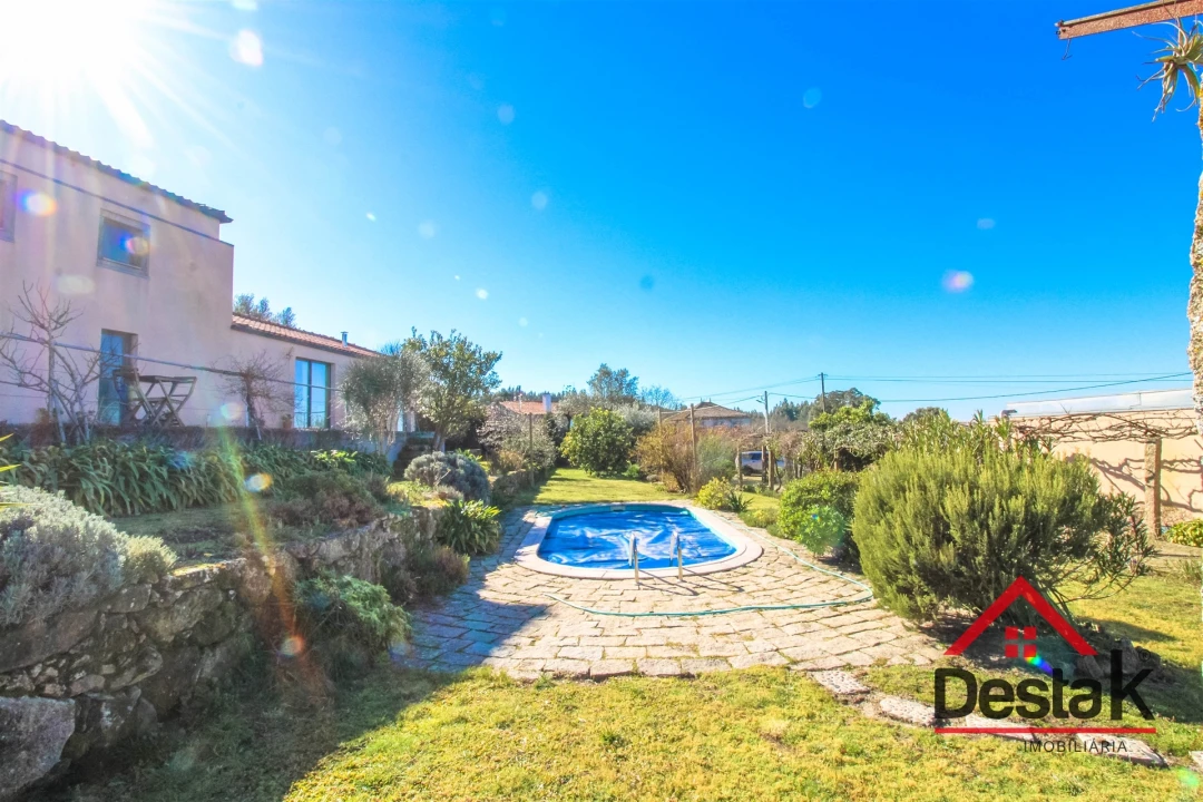 Quinta T5 para Venda em São Vicente de Lafões Foto 1