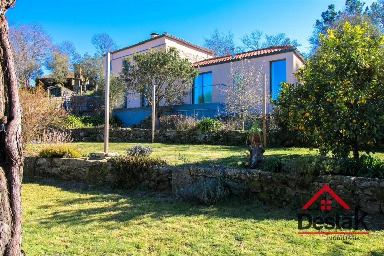 Quinta T5 para Venda em São Vicente de Lafões Foto 2