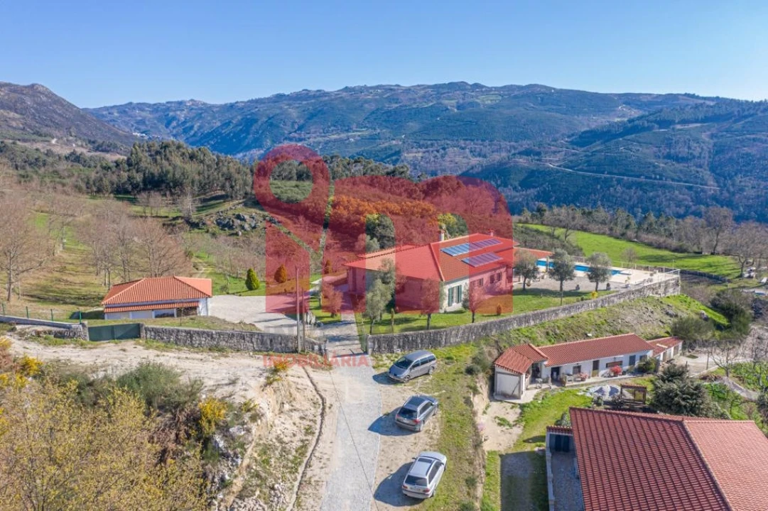 Quinta T0 para Venda em Abadim Foto 2