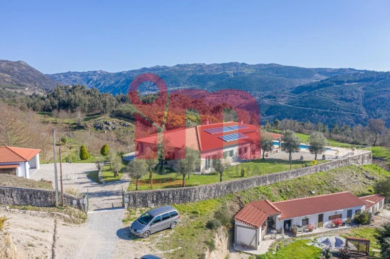 Quinta T0 para Venda em Abadim Foto 5