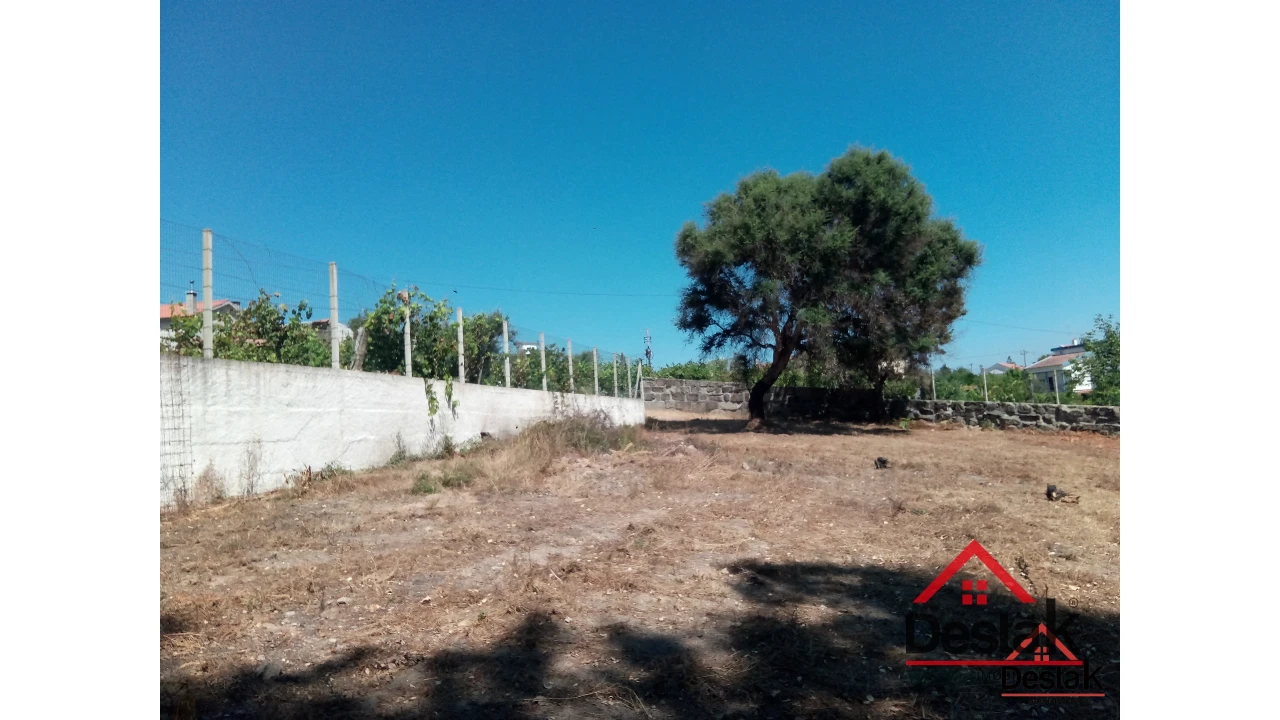 Terreno para Venda em Serrazes Foto 3