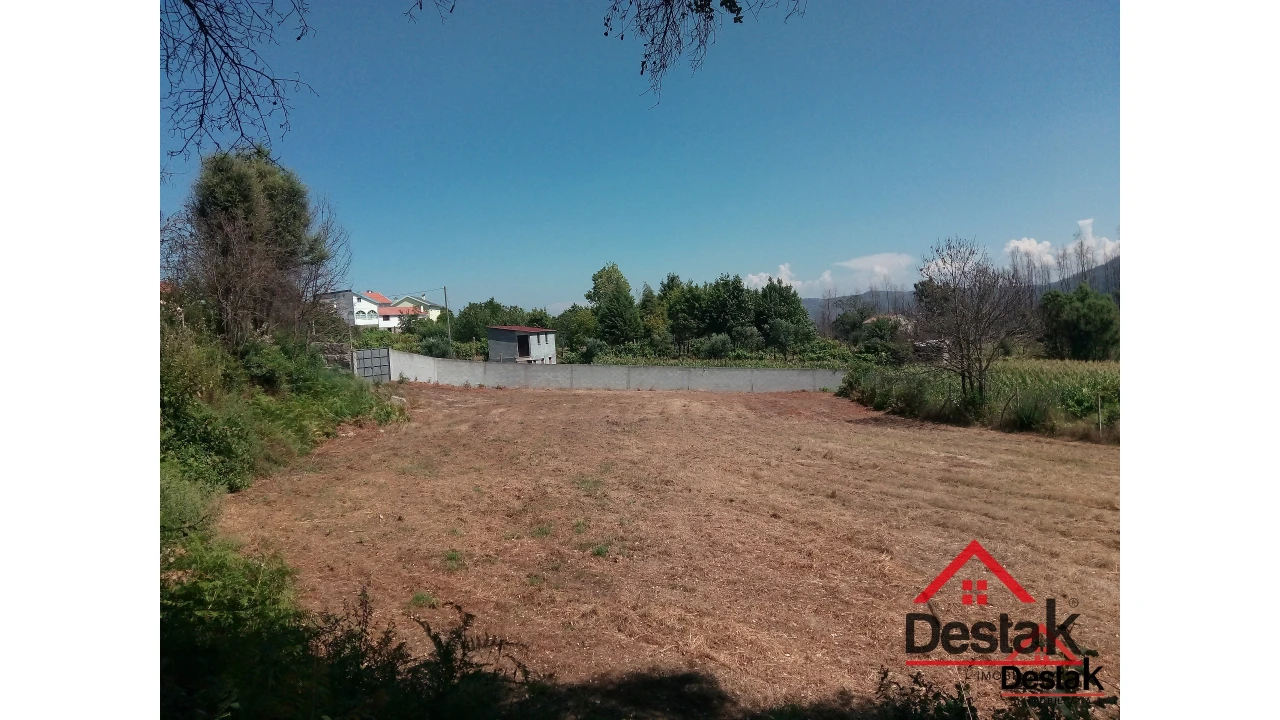 Terreno para Venda em Serrazes Foto 7