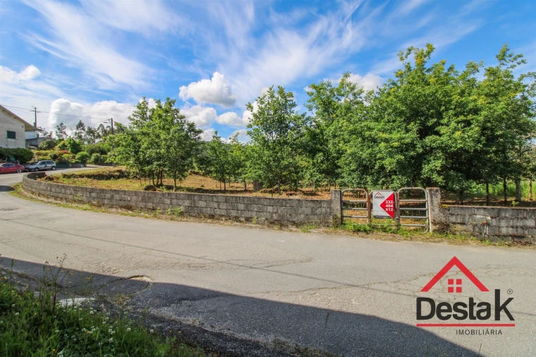 Terreno para Venda em Fataunços e Figueiredo das Donas Foto 1