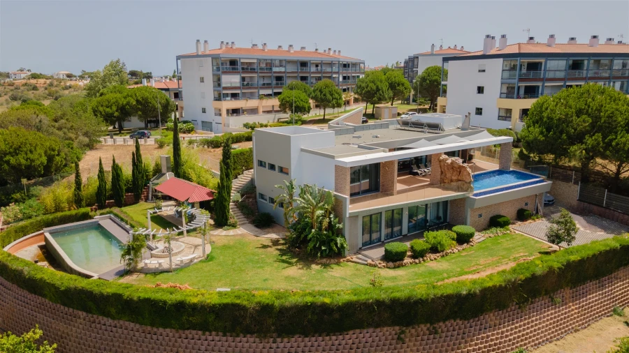 Moradia T6 para Venda em Lagos (São Sebastião e Santa Maria) Foto 2
