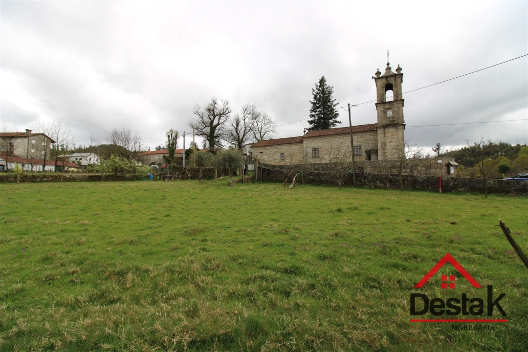 Terreno para Venda em São Vicente de Lafões Foto 1