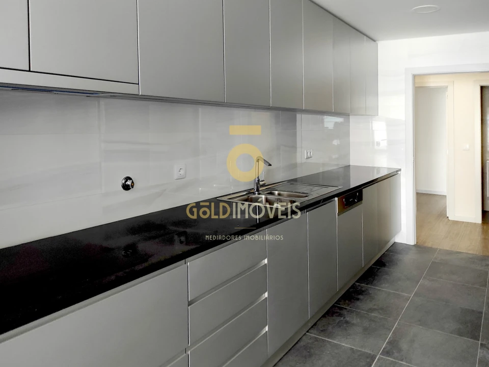 Apartamento T3 para Venda em Cedofeita, Santo Ildefonso, Sé, Miragaia, São Nicolau e Vitória Foto 5