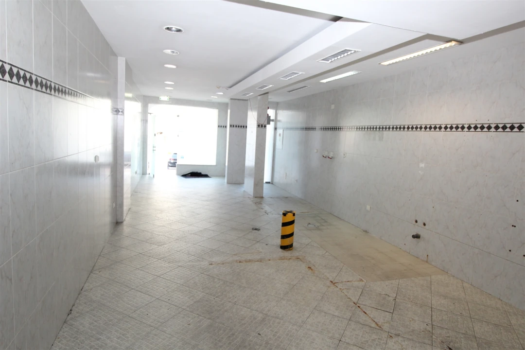 Loja para Venda em Lagos (São Sebastião e Santa Maria) Foto 5