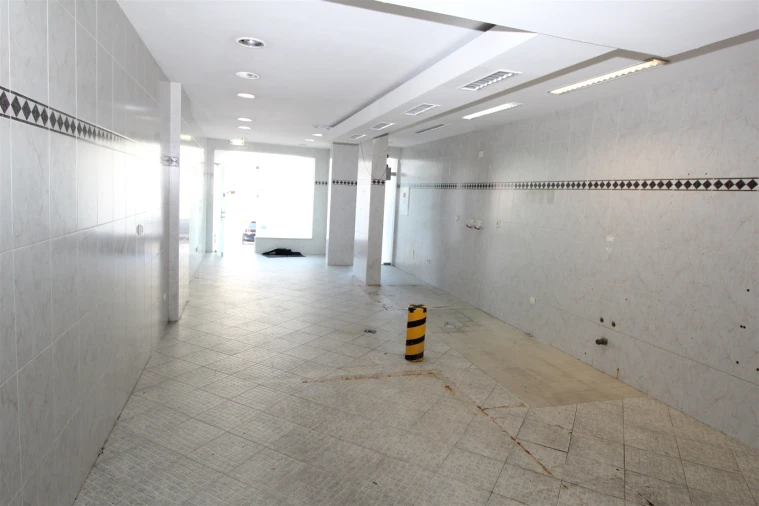 Loja para Venda em Lagos (São Sebastião e Santa Maria) Foto 5