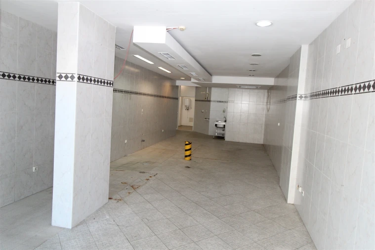 Loja para Venda em Lagos (São Sebastião e Santa Maria) Foto 8