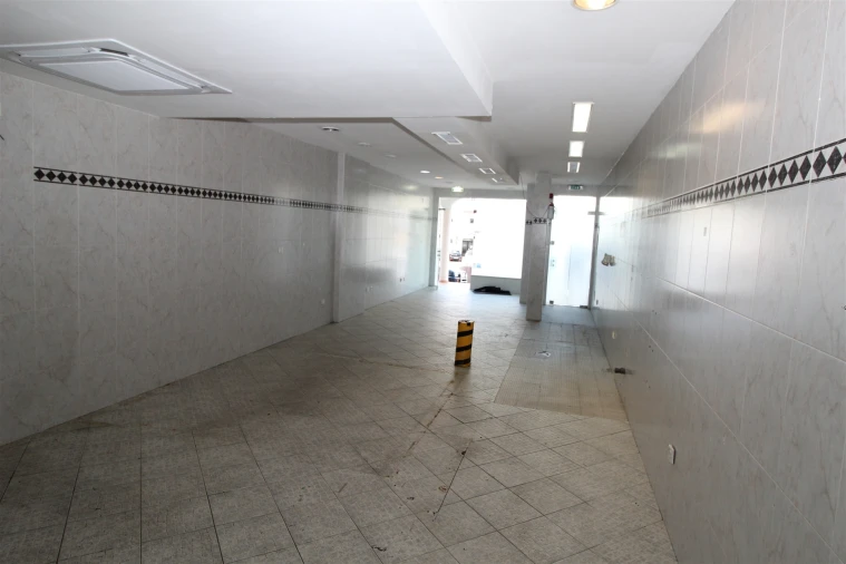 Loja para Venda em Lagos (São Sebastião e Santa Maria) Foto 4