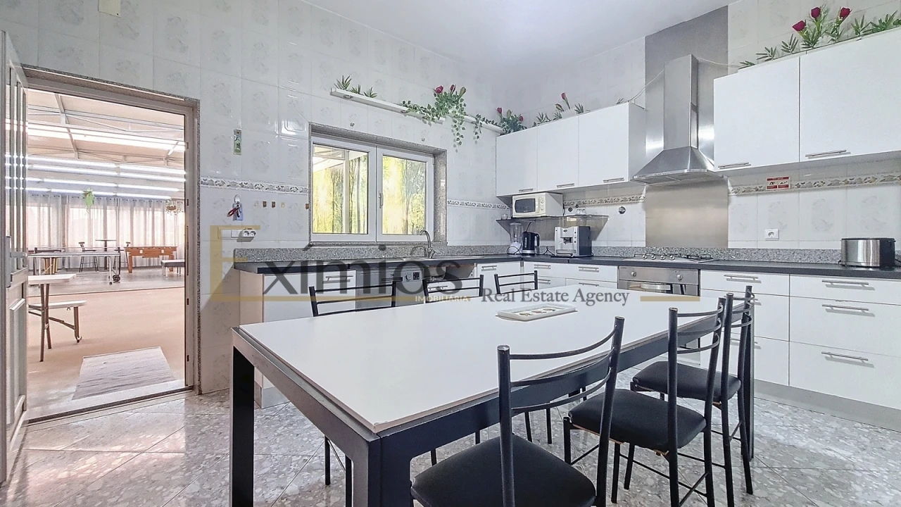 Moradia T4 para Venda em Rio Mau e Arcos Foto 3