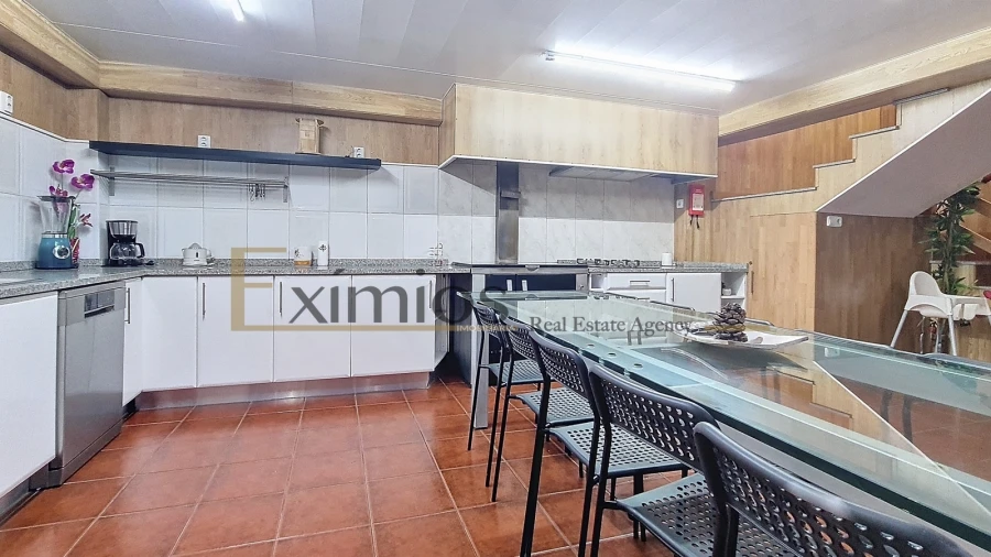 Moradia T4 para Venda em Rio Mau e Arcos Foto 37