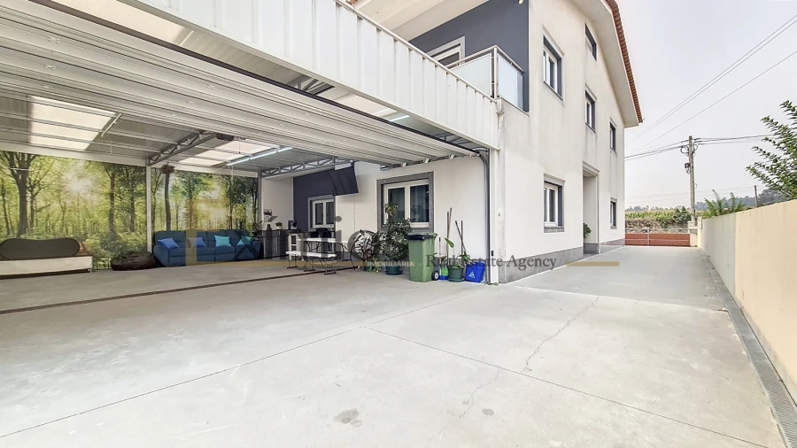 Moradia T4 para Venda em Rio Mau e Arcos Foto 20