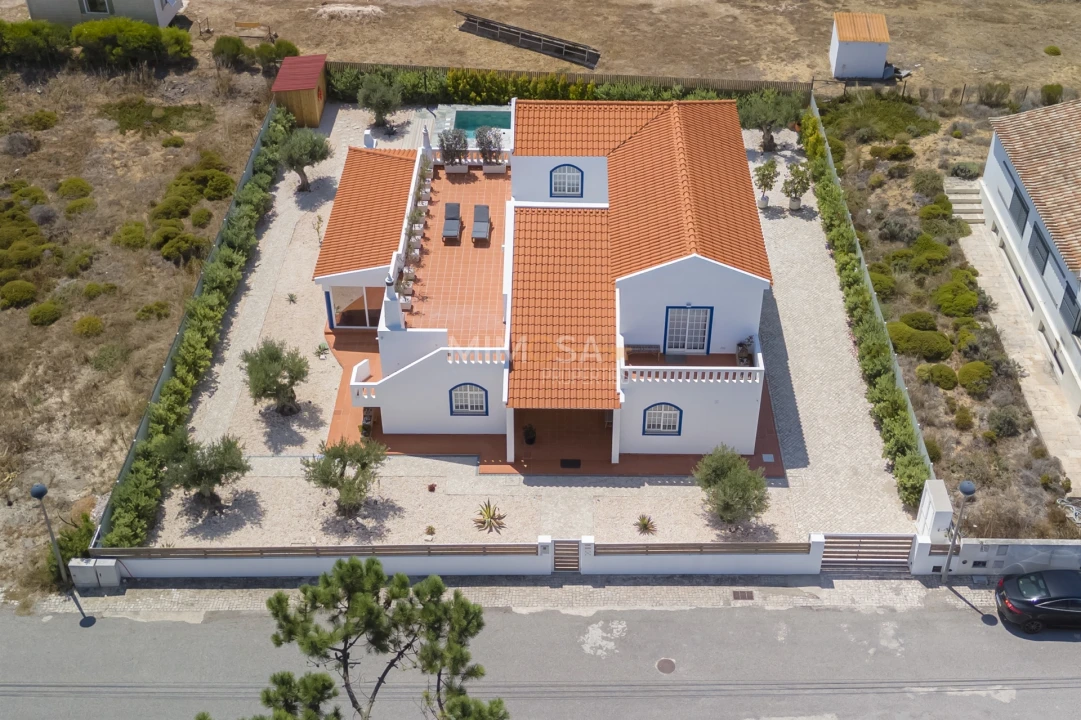 Moradia T5 para Venda em Bordeira Foto 43