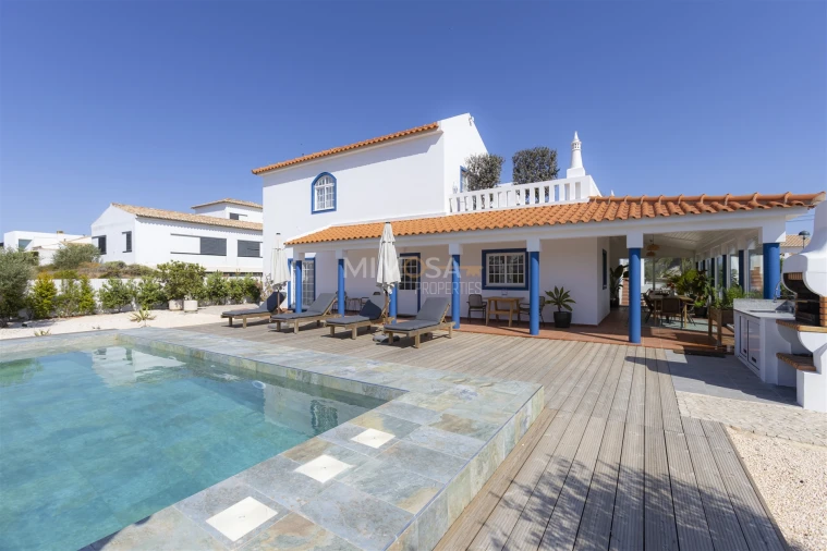 Moradia T5 para Venda em Bordeira Foto 11