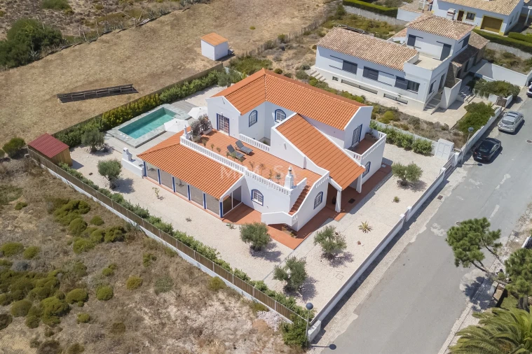 Moradia T5 para Venda em Bordeira Foto 44