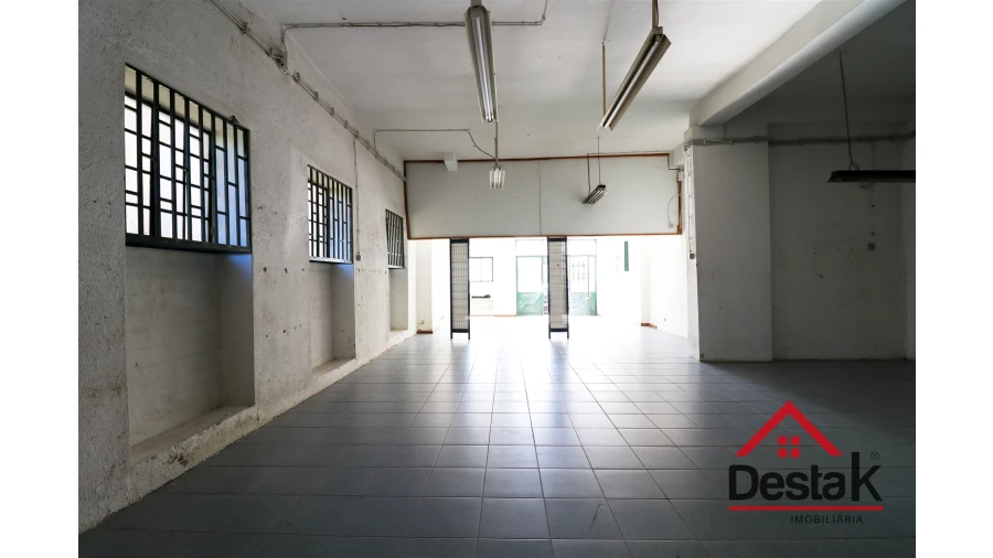 Loja para Arrendamento em Viseu Foto 9