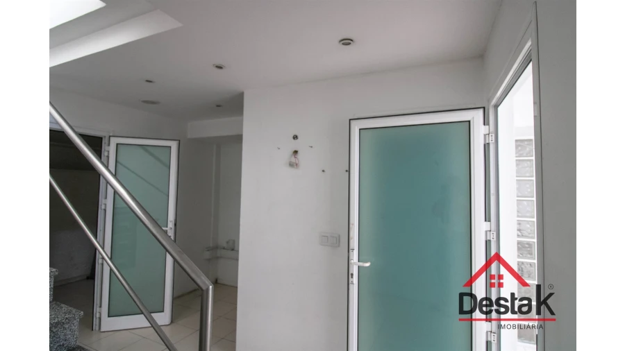 Loja para Venda em Oliveira de Frades, Souto de Lafões e Sejães Foto 13