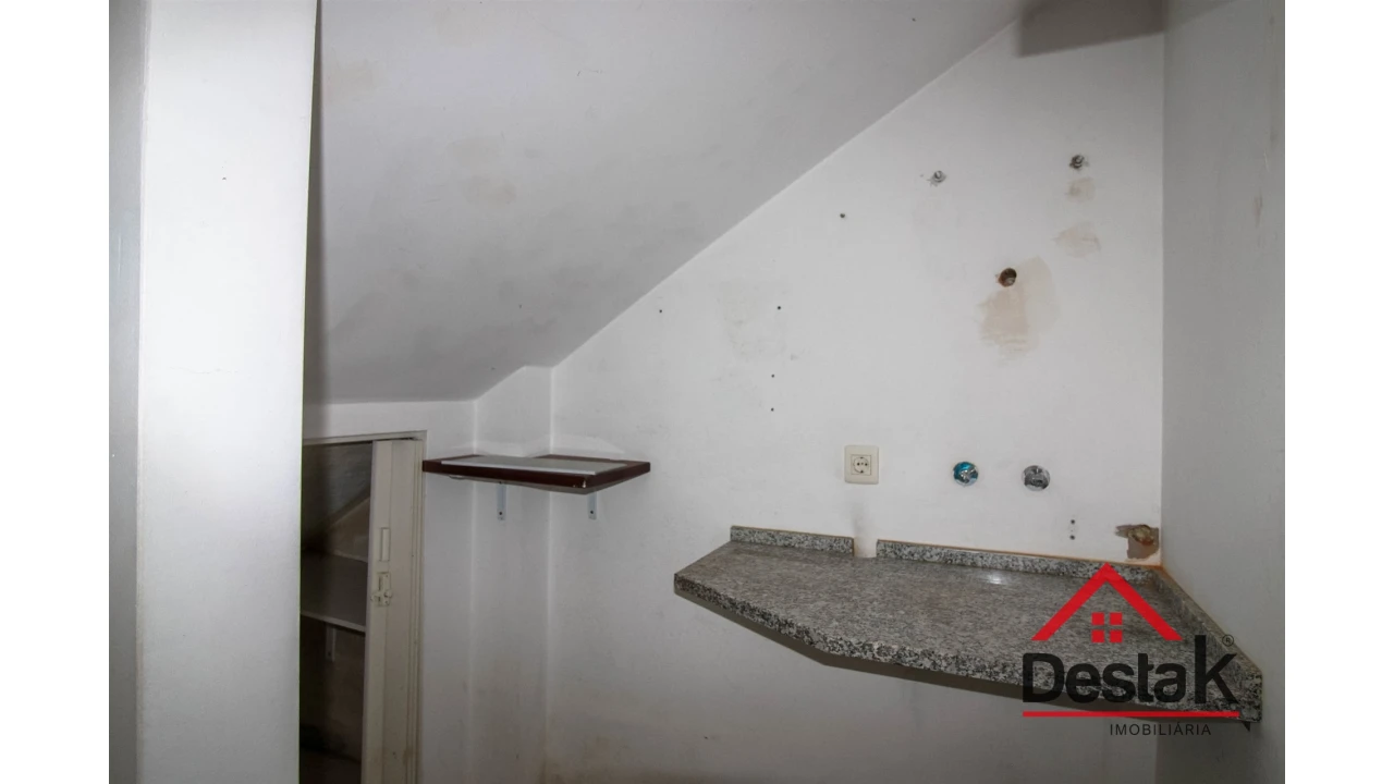 Loja para Venda em Oliveira de Frades, Souto de Lafões e Sejães Foto 12