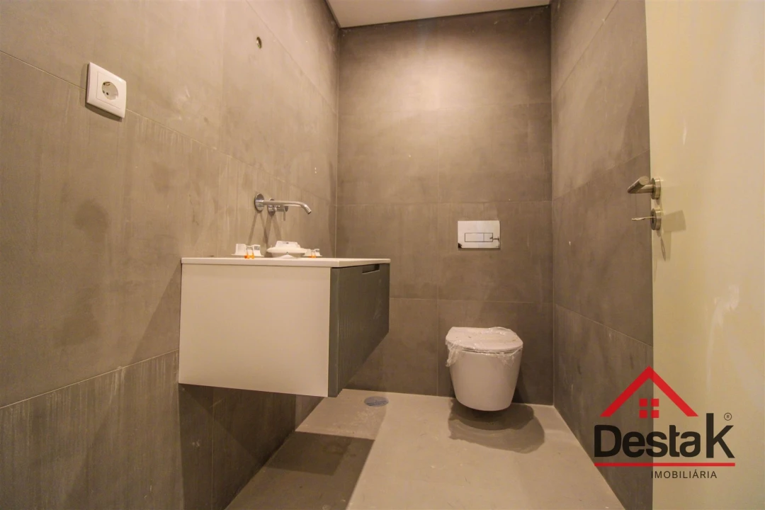 Apartamento T4 para Venda em Repeses e São Salvador Foto 8