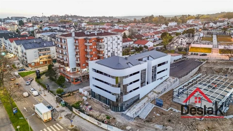 Apartamento T4 para Venda em Repeses e São Salvador