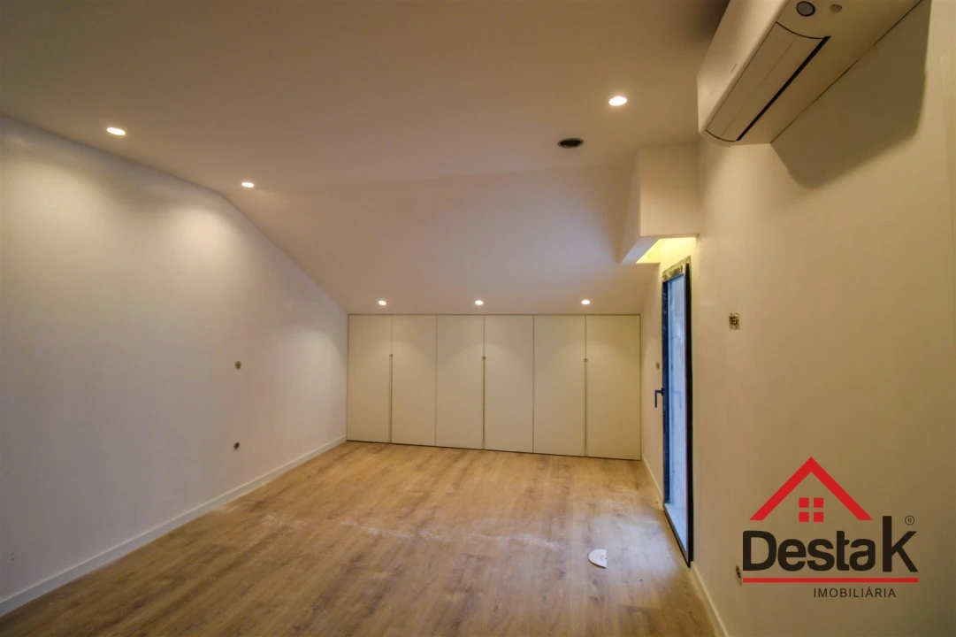 Apartamento T4 para Venda em Repeses e São Salvador Foto 12
