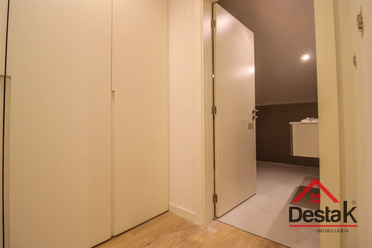 Apartamento T4 para Venda em Repeses e São Salvador Foto 18