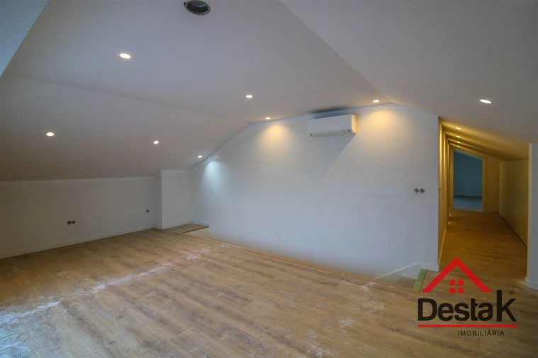 Apartamento T4 para Venda em Repeses e São Salvador Foto 10