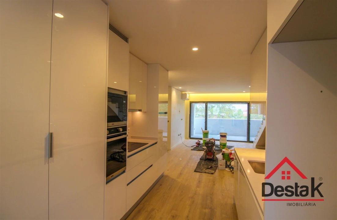 Apartamento T4 para Venda em Repeses e São Salvador Foto 3