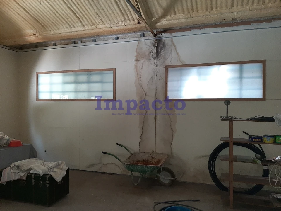 Armazém para Venda em São João da Madeira Foto 10