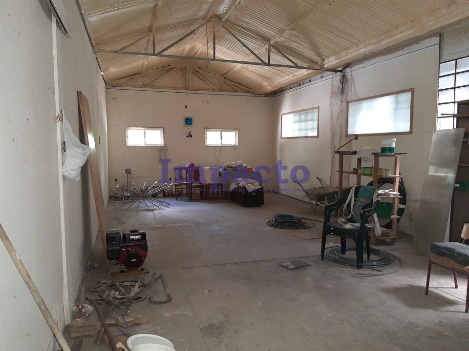 Armazém para Venda em São João da Madeira Foto 2