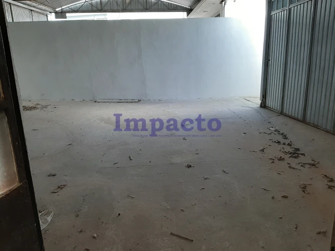 Armazém para Venda em São João da Madeira Foto 4