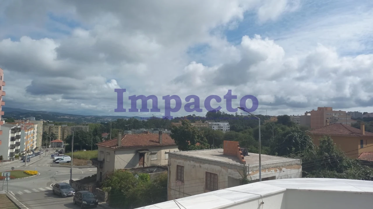 Moradia T2 para Venda em São João da Madeira Foto 2