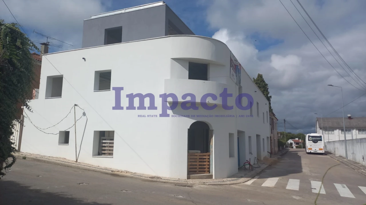 Moradia T2 para Venda em São João da Madeira Foto 3