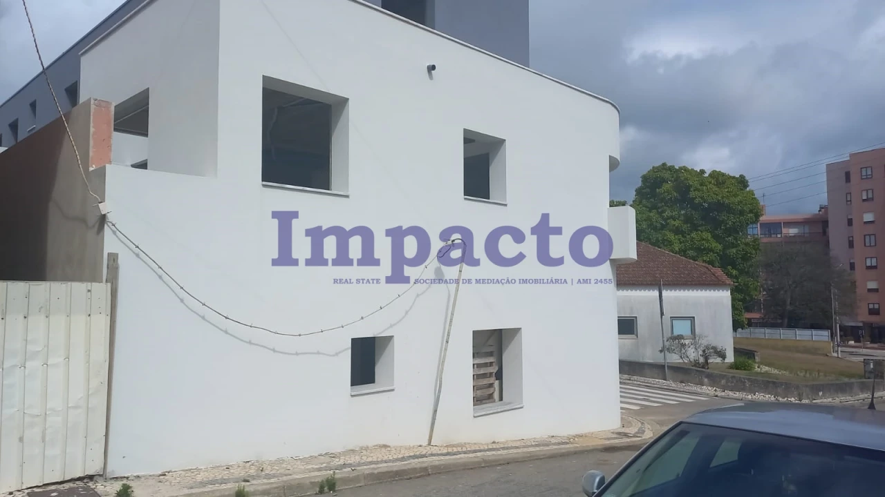 Moradia T2 para Venda em São João da Madeira Foto 1
