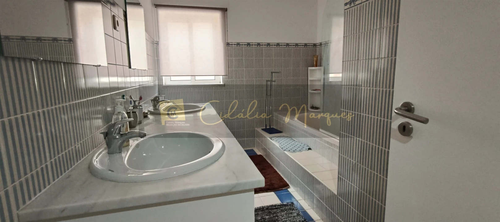 Moradia T4 para Venda em Fragosela Foto 17