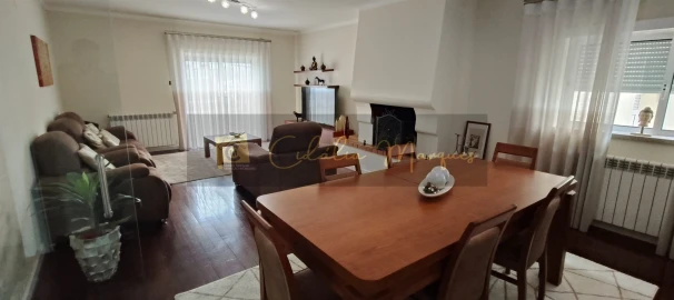 Moradia T4 para Venda em Fragosela