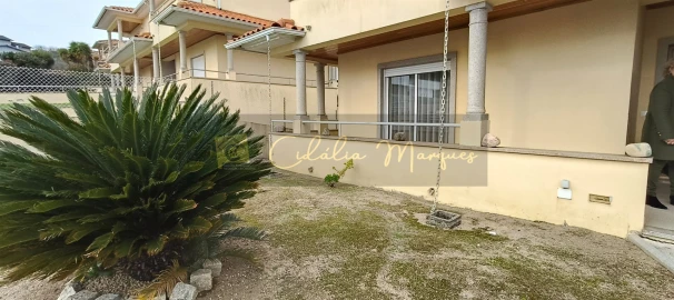 Moradia T4 para Venda em Fragosela