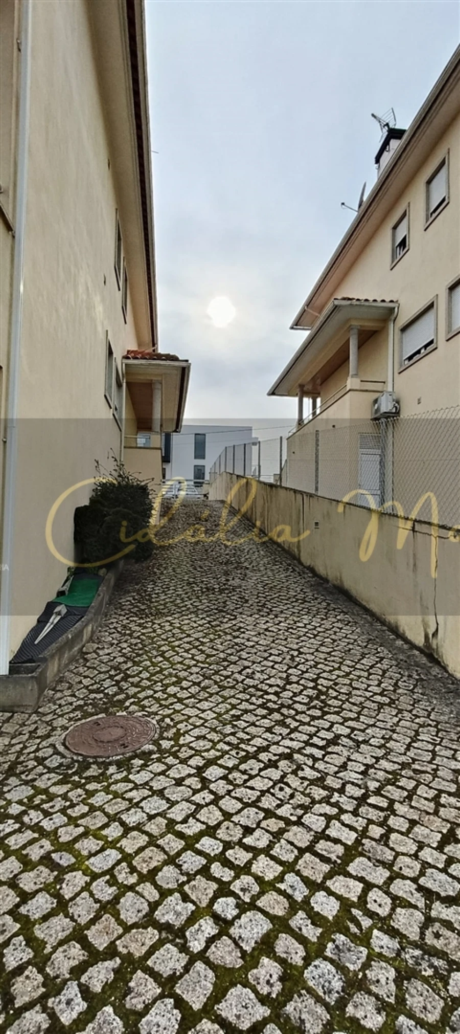 Moradia T4 para Venda em Fragosela Foto 24