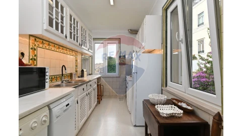 Apartamento T2 para Arrendamento em Misericórdia